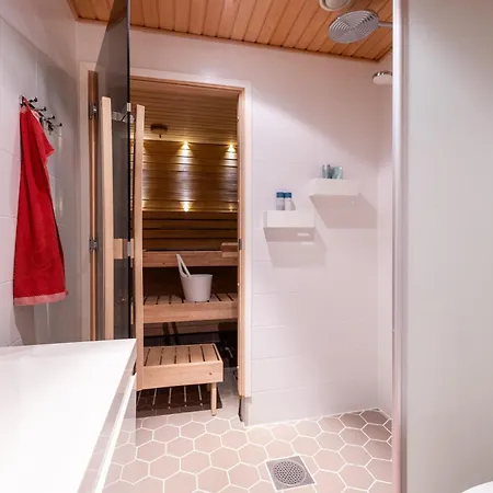 Pearl Of Arctic Circle *